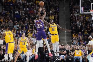 在社交媒体 在社交媒体